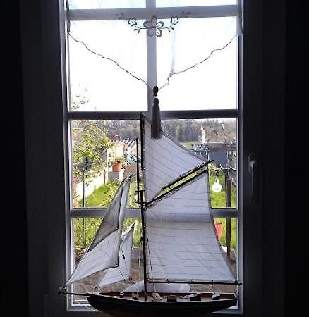 Une Chambre En Ville Домфрон Екстер'єр фото