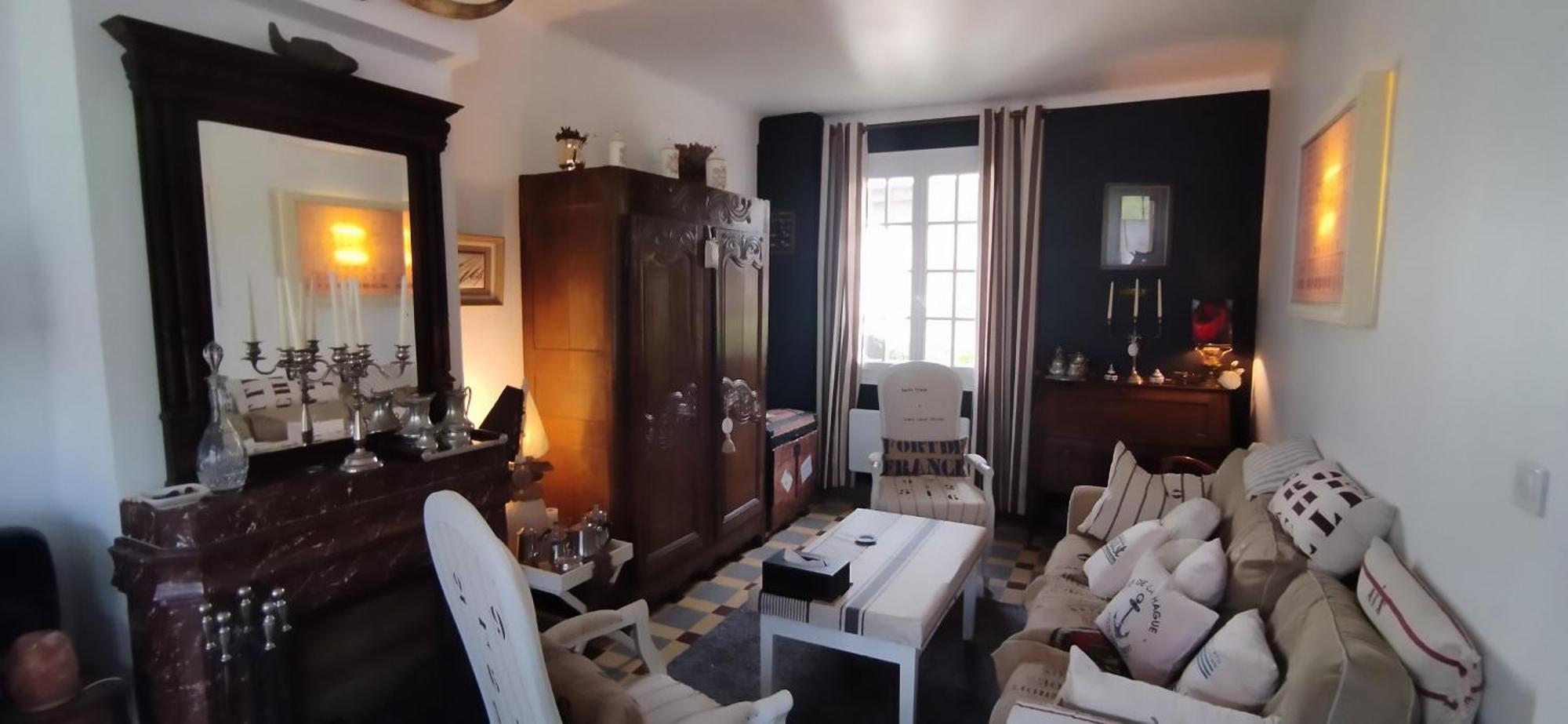 Une Chambre En Ville Домфрон Екстер'єр фото