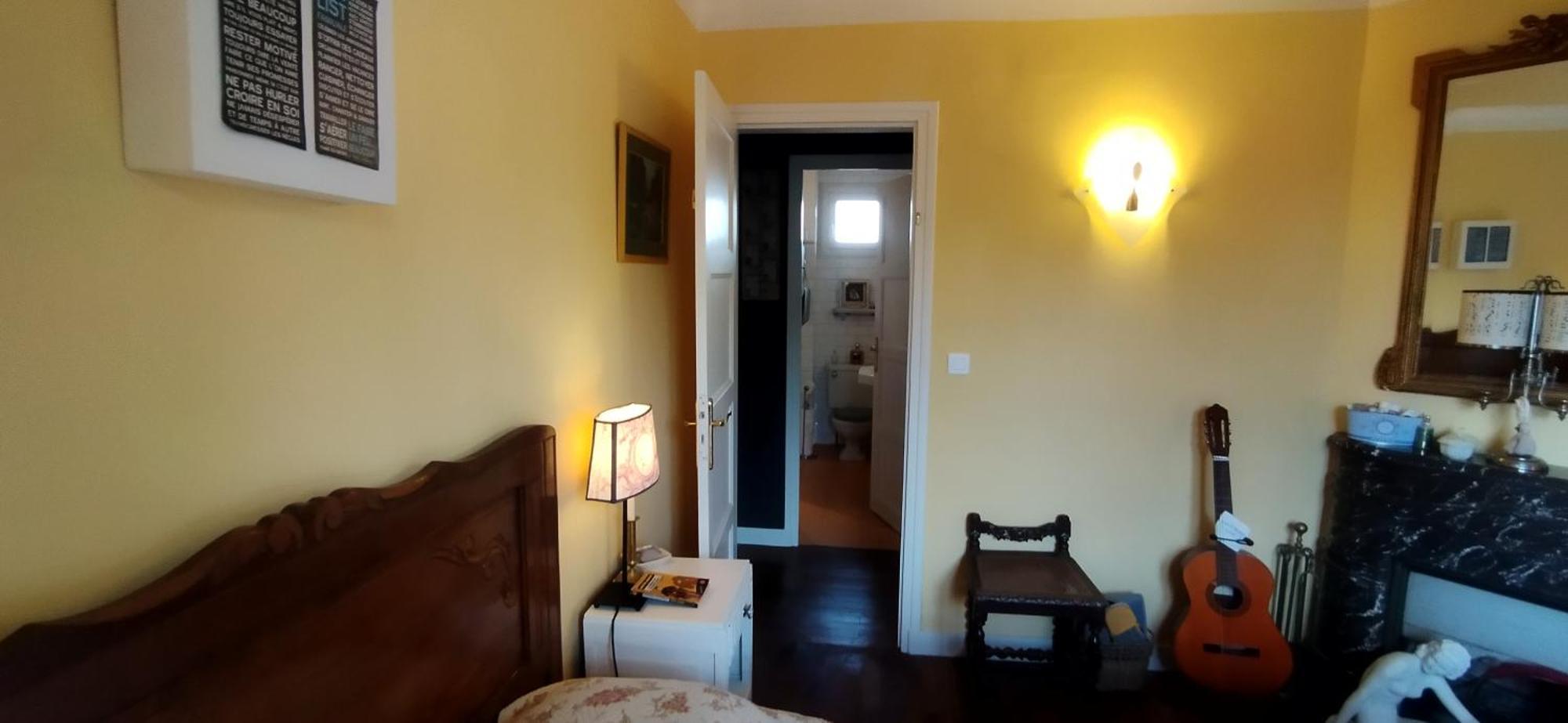 Une Chambre En Ville Домфрон Екстер'єр фото